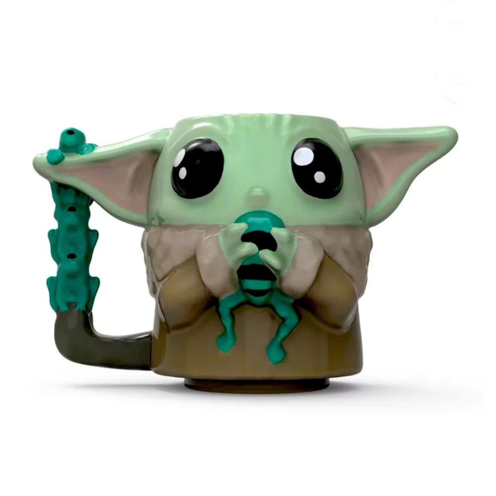Star Wars The Mandalorian The Child Baby Yoda & Frog Ceramic Sculpted Mug.
